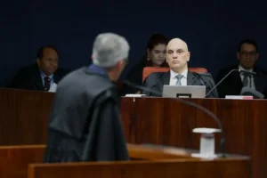 “Imagem do Supremo Tribunal Federal durante o julgamento de Bolsonaro”.