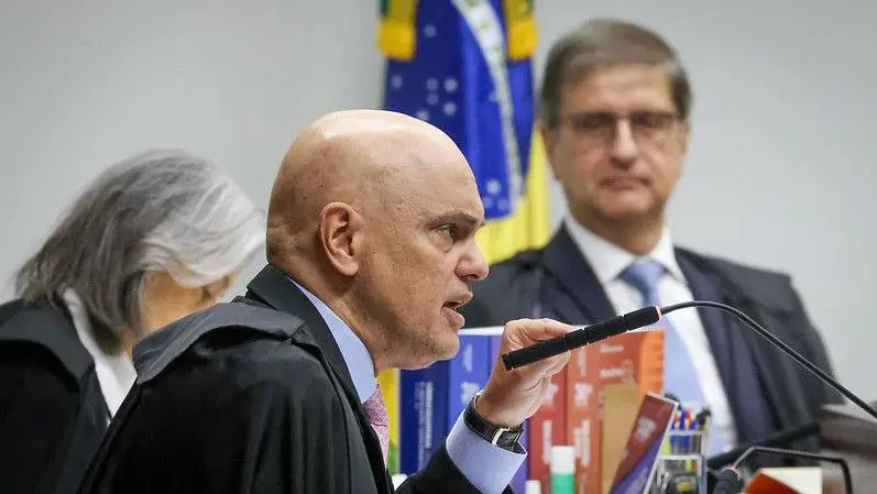“Imagem do Supremo Tribunal Federal durante o julgamento de Bolsonaro”.
